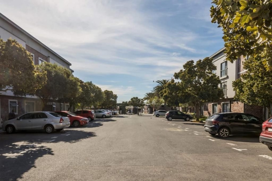 2 Bedroom Property for Sale in Brooklyn Western Cape